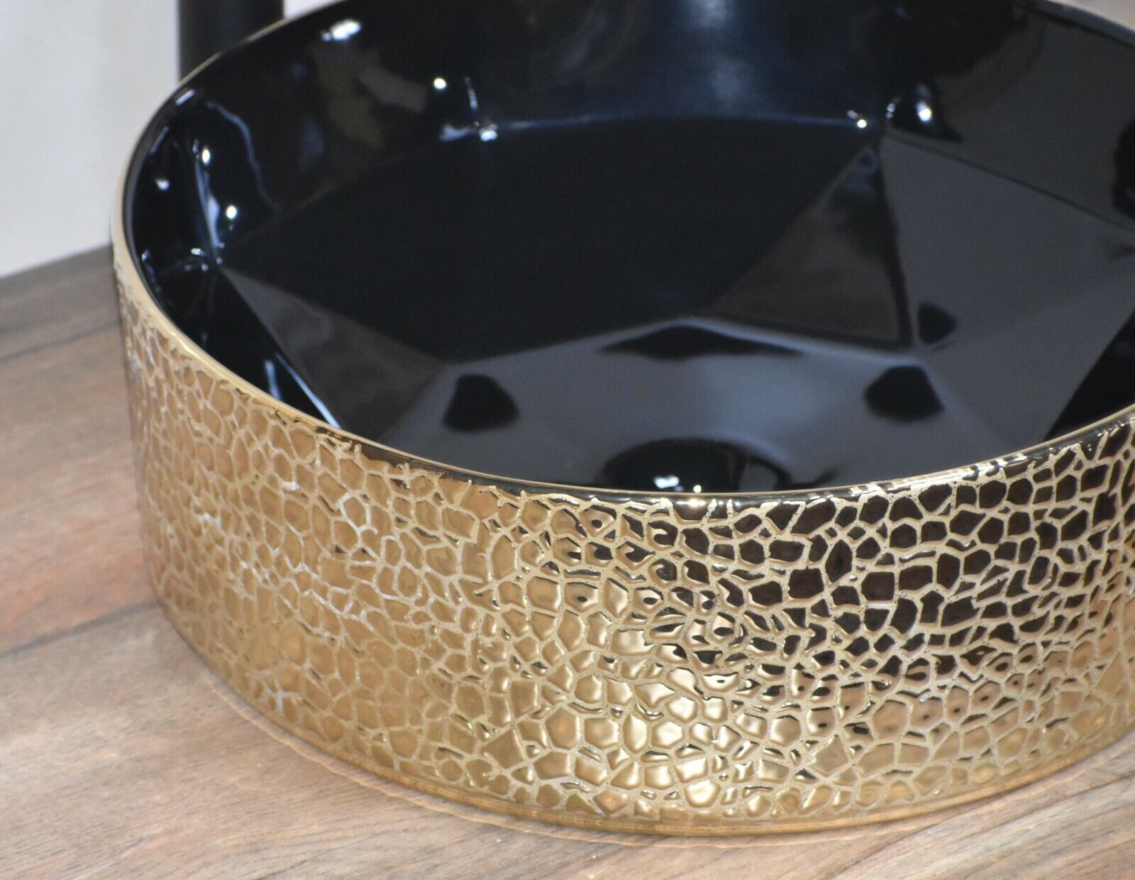 InArt Ceramic Round Shape Above Counter Top Wash Basin Bathroom Porcelain Vessel Sink Bowl For Lavatory/Bathroom 33 x 33 x 12 Cm Gold Black Color - InArt-Studio-USA